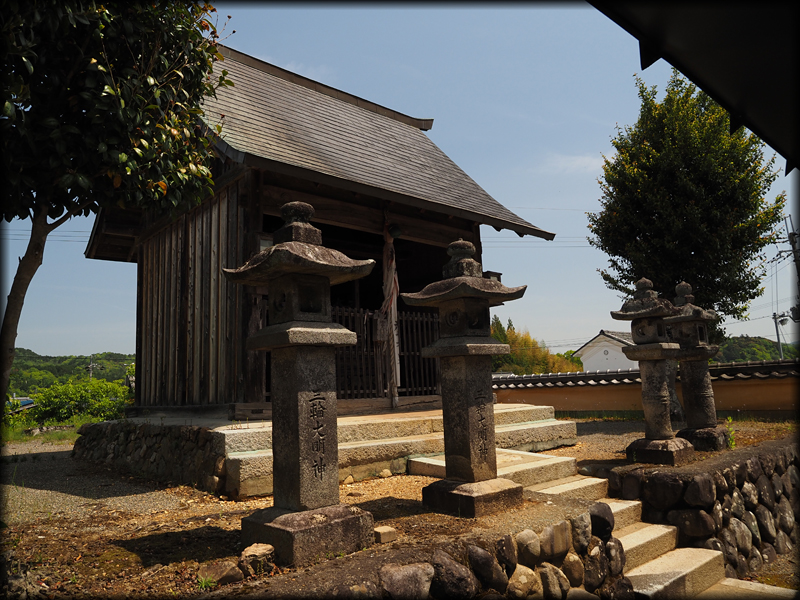 園部町横田の三輪神社