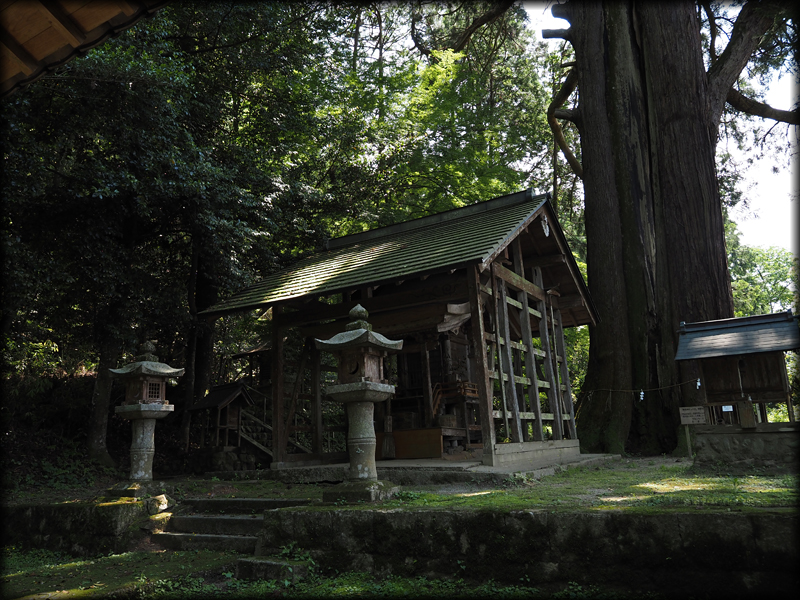 園部町千妻の朝倉神社